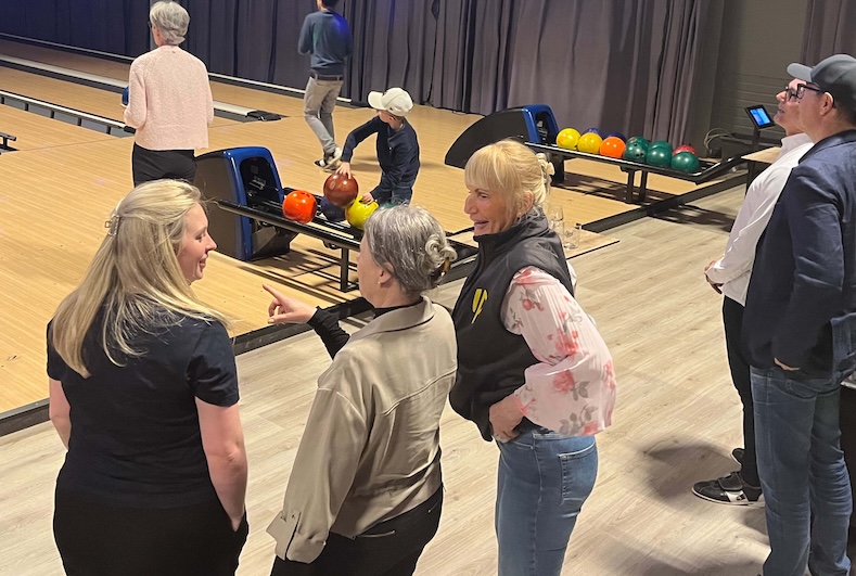 Valkickoff 2026 - Utvecklingspartiet demokraterna bowlar